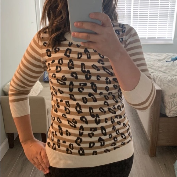 Banana Republic Sweaters - 💙3 for $15💙 Banana Republic Leopard Sweater